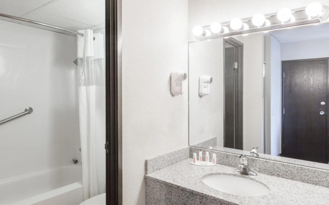 Albany Ramada Plaza Hotel