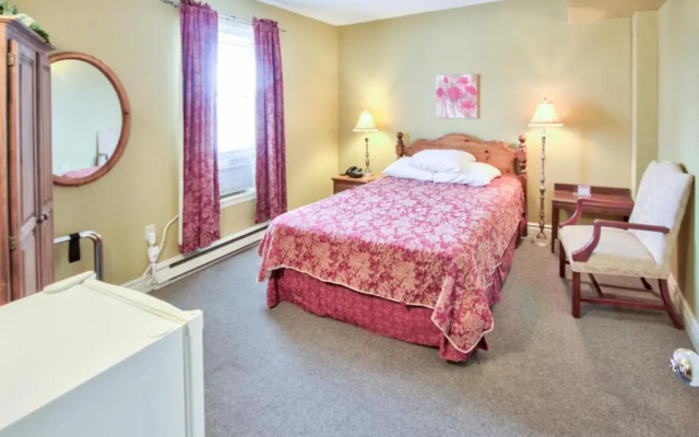 The Queen’s Cue, Stratford, A Tribute Portfolio Hotel