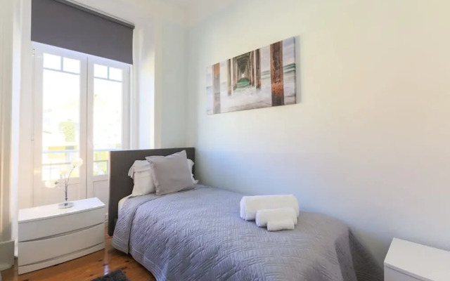 Airy Lapa 2 BR River and Bridge Views AC