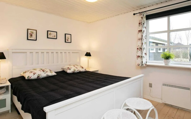6 Person Holiday Home in Hals