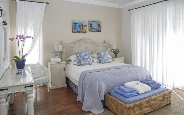 Admiralty Beach House