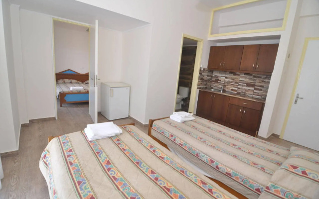 Hollywood Suites