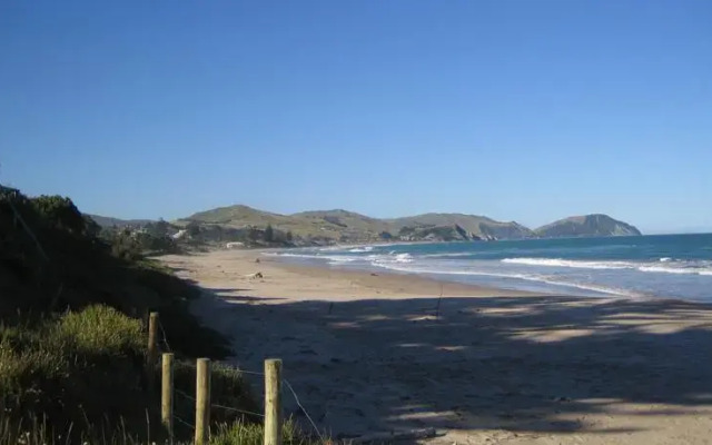 Wainui Beach Motel