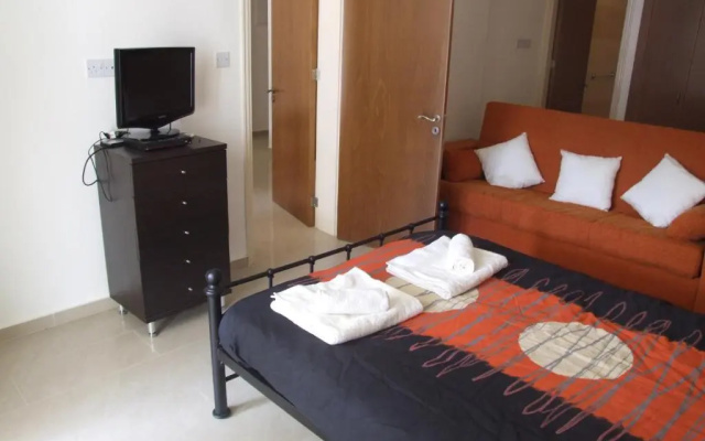 Studio with shower room E3, full kitchen, poolside, FREE WIFI