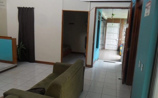 Green Country Hotel - Hostel