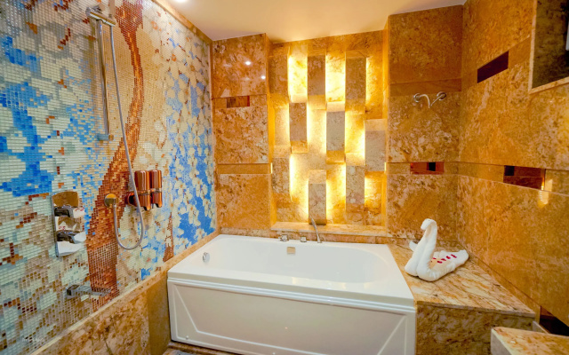 RG Exclusive Stay & Fine Dine, Akola
