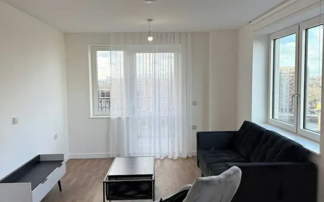 Stratforf 2-bed Apt, Sleeps 4 With Private Garden