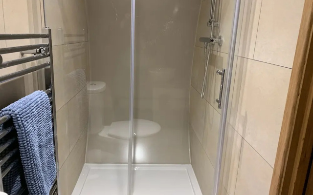 Cosy Escape Heated Luxury pod and hot tub