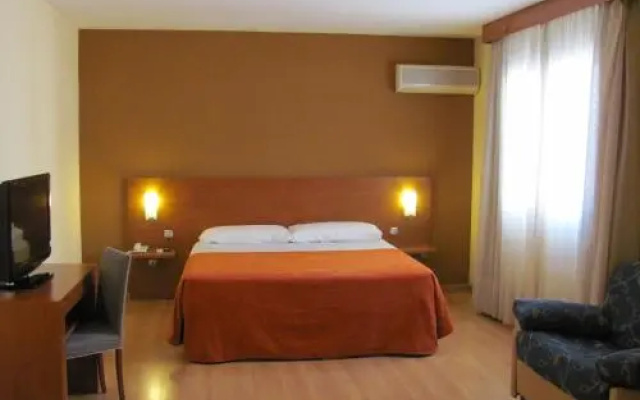 Torre Monreal Hotel Y Apartamentos