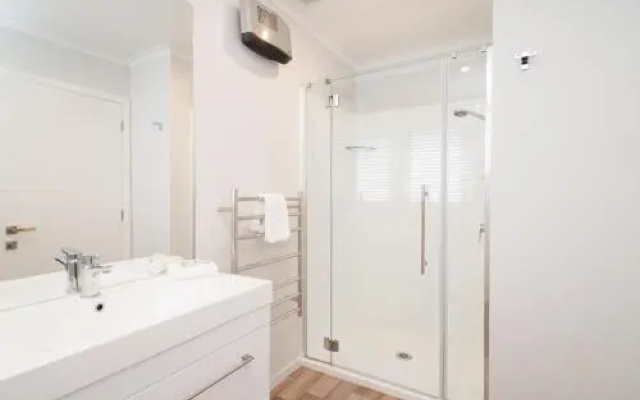 Luxury Rata Apartment - B