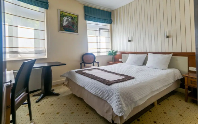 Hotel Apollo