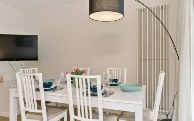Cozy Apartment With Sea-view 1 min From Beach
