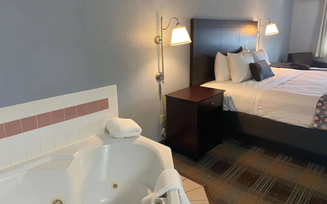 Baymont by Wyndham Danville IL