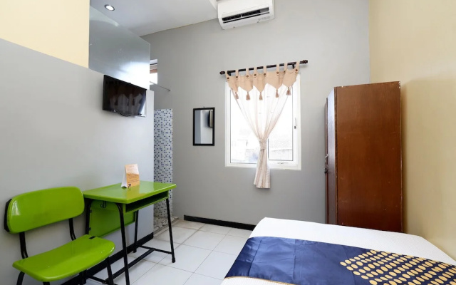 Spot On 2209 Solo Point Guest House Syariah