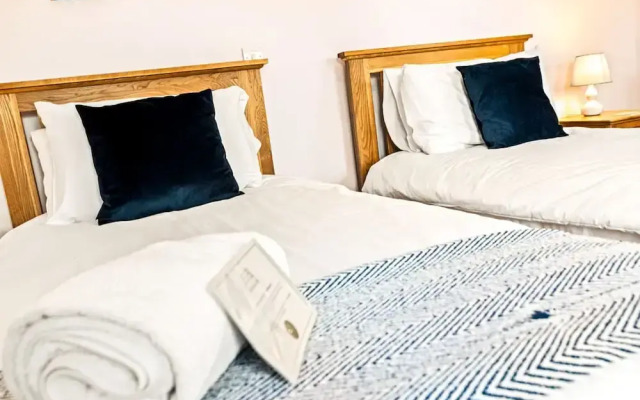 Olive Tale - From 225 Per Night