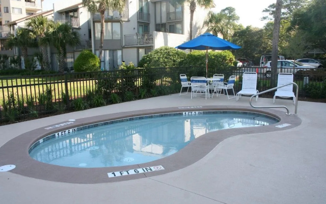 Shorewood 136 by RedAwning