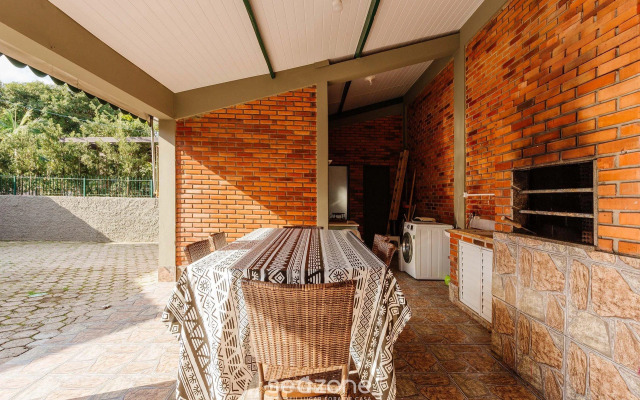Sobrado agradável c/ churrasq. 90m do mar RDD657