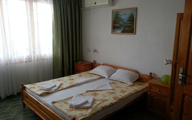 Отель Guest House Kostadinovi Болгария, Равда - отзывы, цены и фото номеров - забронировать отель Guest House Kostadinovi онлайн комната для гостей