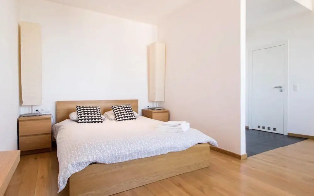 Bizzi LuxSolidarnosci Studio