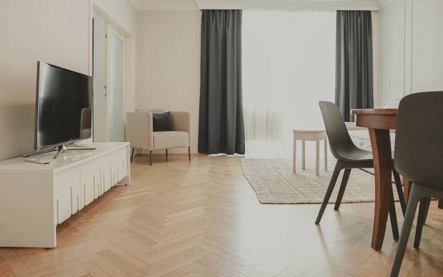 HeyMi Apartments Post