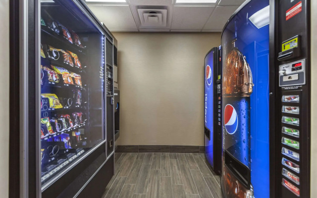 Comfort Inn & Suites Avera Southwest