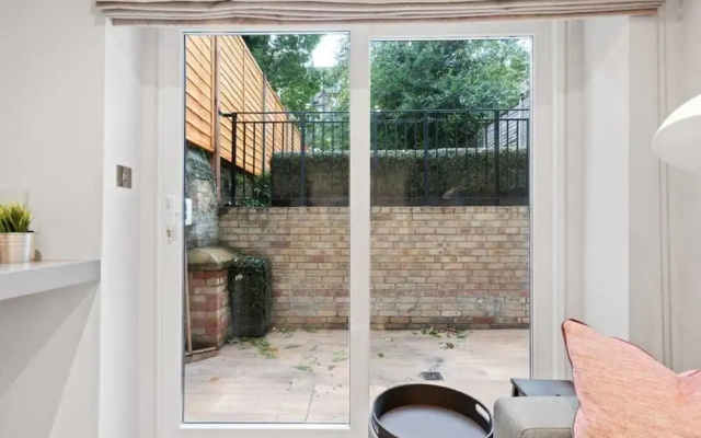 Designer 1 Bed apt W/terrace Sleeps 3 in Camden