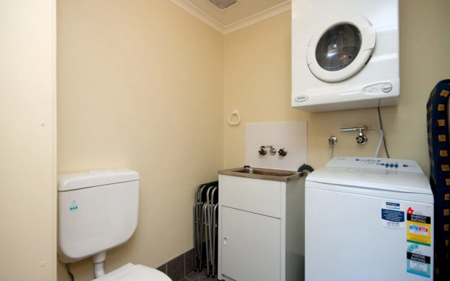 St George, Unit 8/19 Weatherly Close