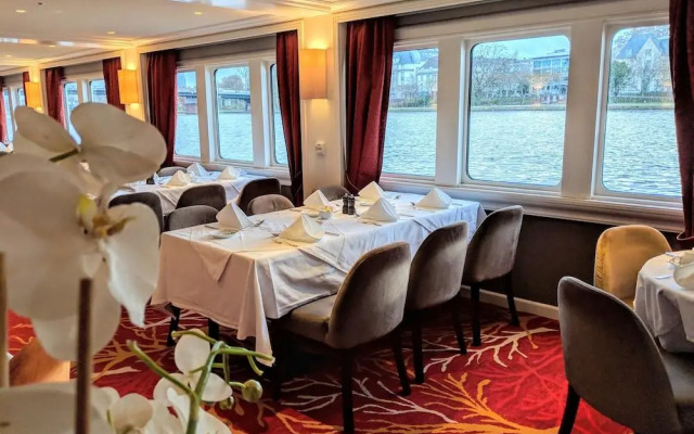 Select MS Charles Dickens - Düsseldorf