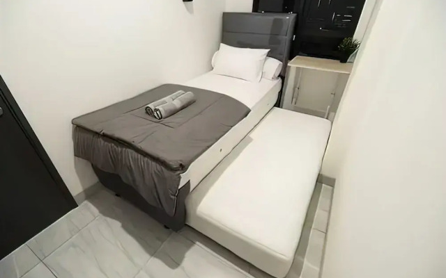 Premium Collins Boulevard Near Airport