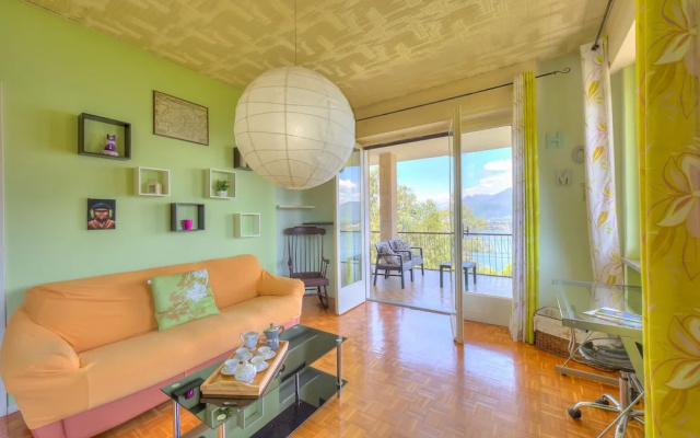 Easy Panorama Apartment Stresa Hill
