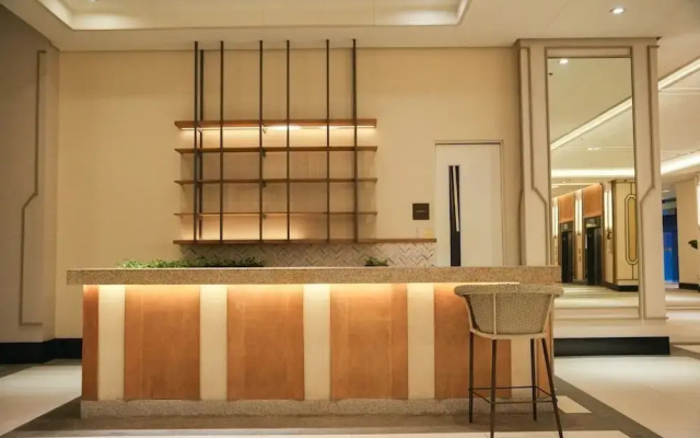 Stylish Condo - Cozy Urban Living