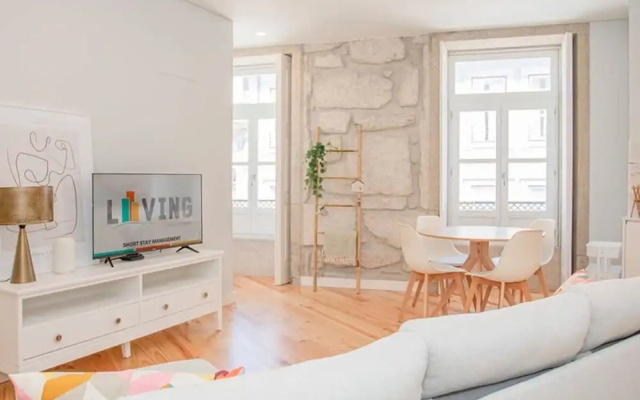 Liiiving in Porto - Aliados Stone Apartment