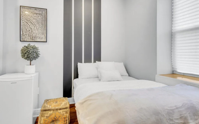Brewerytown Balcony Retreat 2BR Haven
