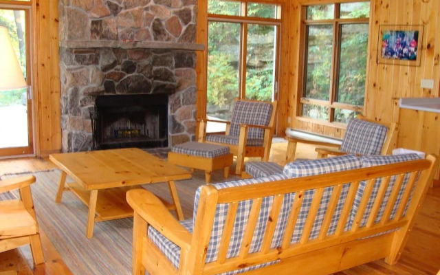 Port Cunnington Lodge Resort
