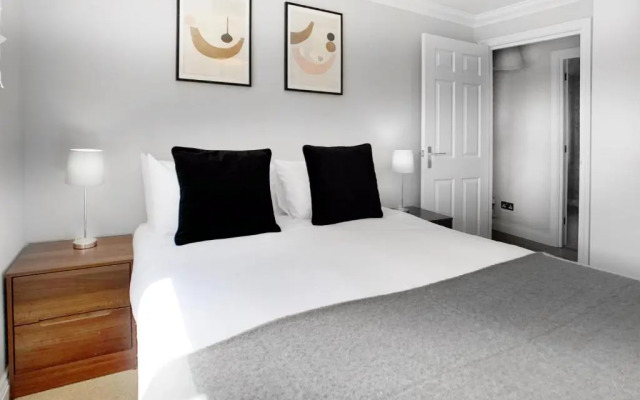 Wokingham - 2 bed with parking