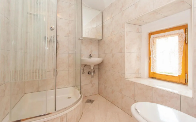 Awesome Apartment in Omisalj With