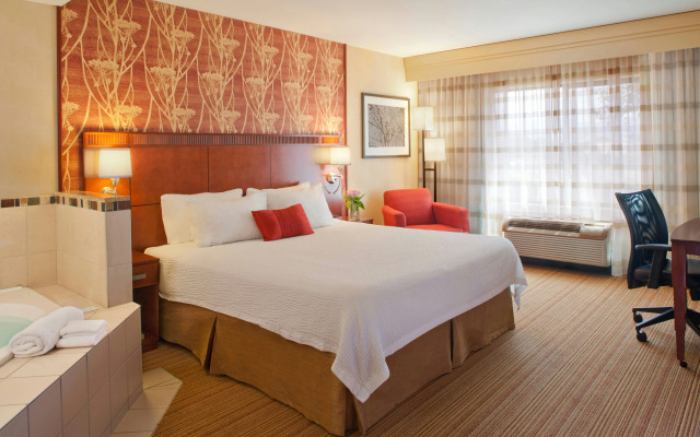 Courtyard by Marriott Medford Airport