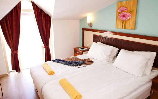 Villa Adora Beach