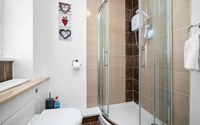 Stay In Cardiff Canton St. John's Court Apartment