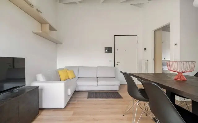 Modern Flat 2 Near the Swiss Border in Viggiù