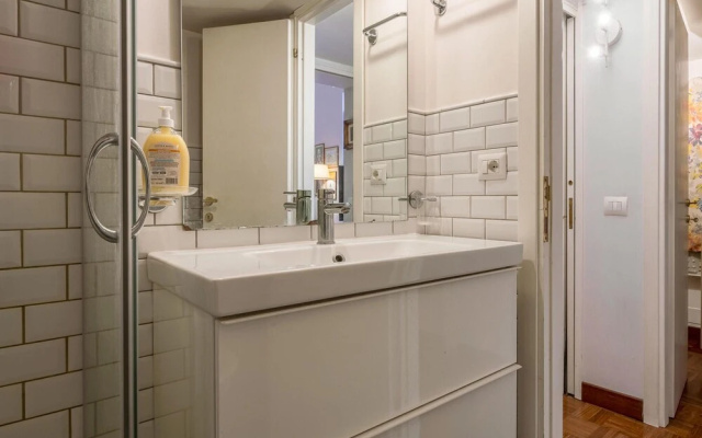 Amazing Apartment in Roma With Wifi and 2 Bedrooms