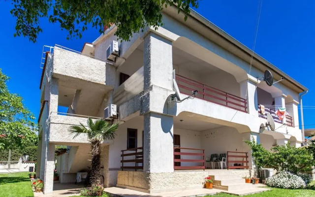 Spacious Apartment With Large Covered Terrace