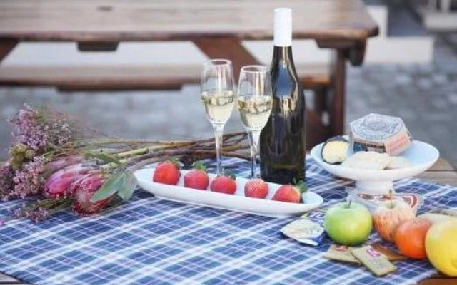 Whale Coast Lodge