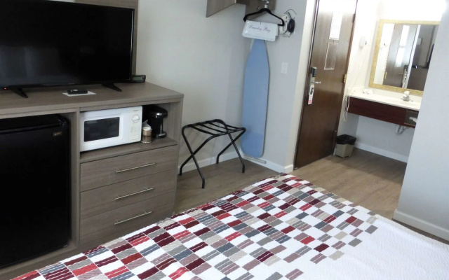 Ramada by Wyndham Medford Airport North