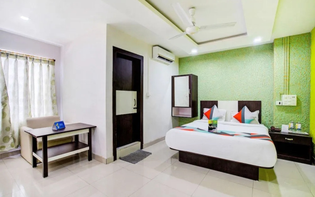 FabHotel Chirom Palace
