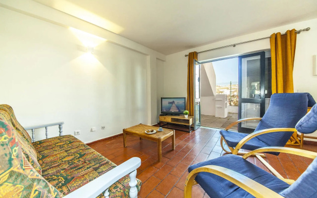 B20 - Sun and Pool Apartment