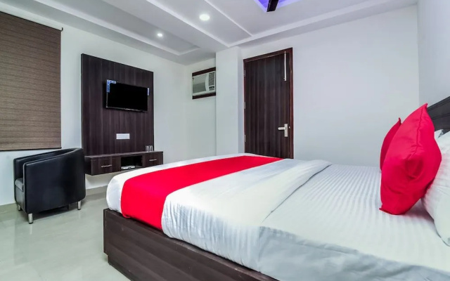 OYO 24236 Q Hotel