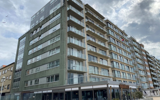 Apartment in Nieuwpoort by the Beach