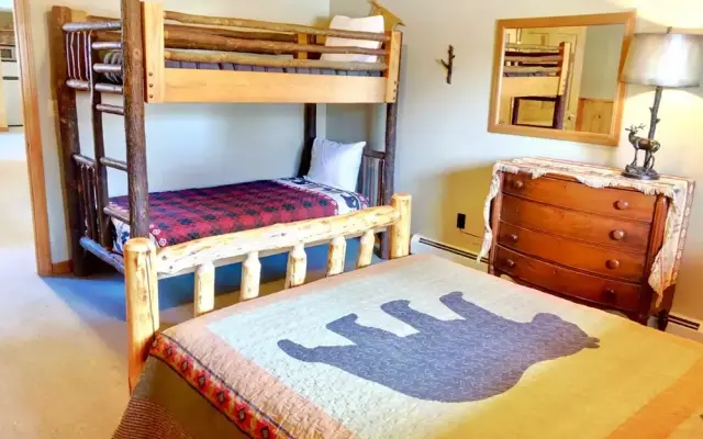Moose Lodge and Cabins by Bretton Woods Vacations