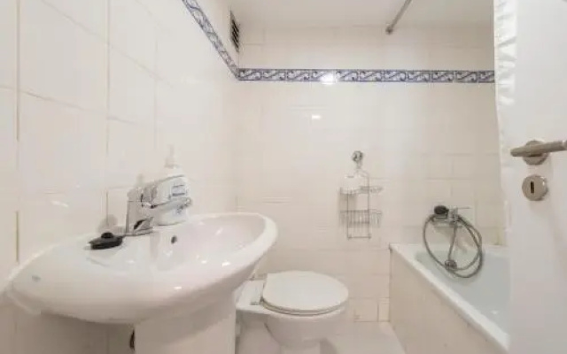Cozy apartment in Bairro Alto I